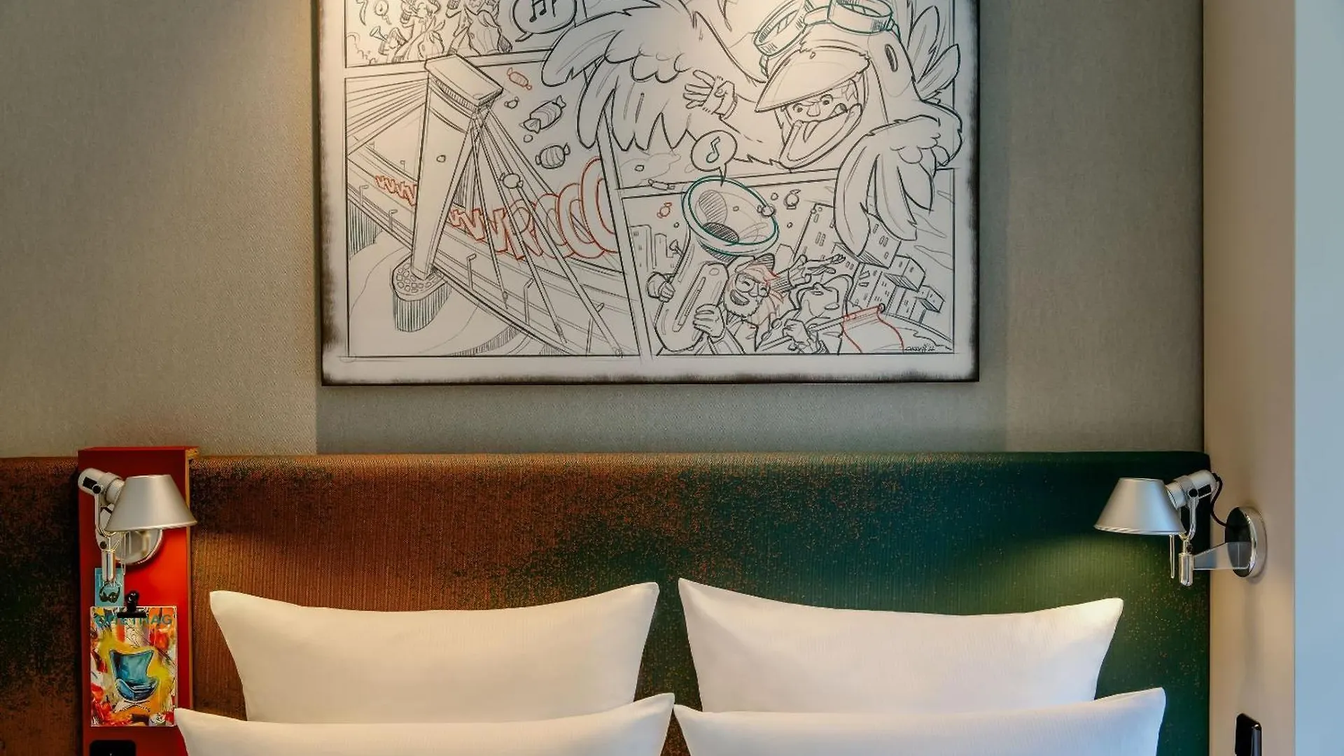 Motel One Koeln-Mediapark Hotel